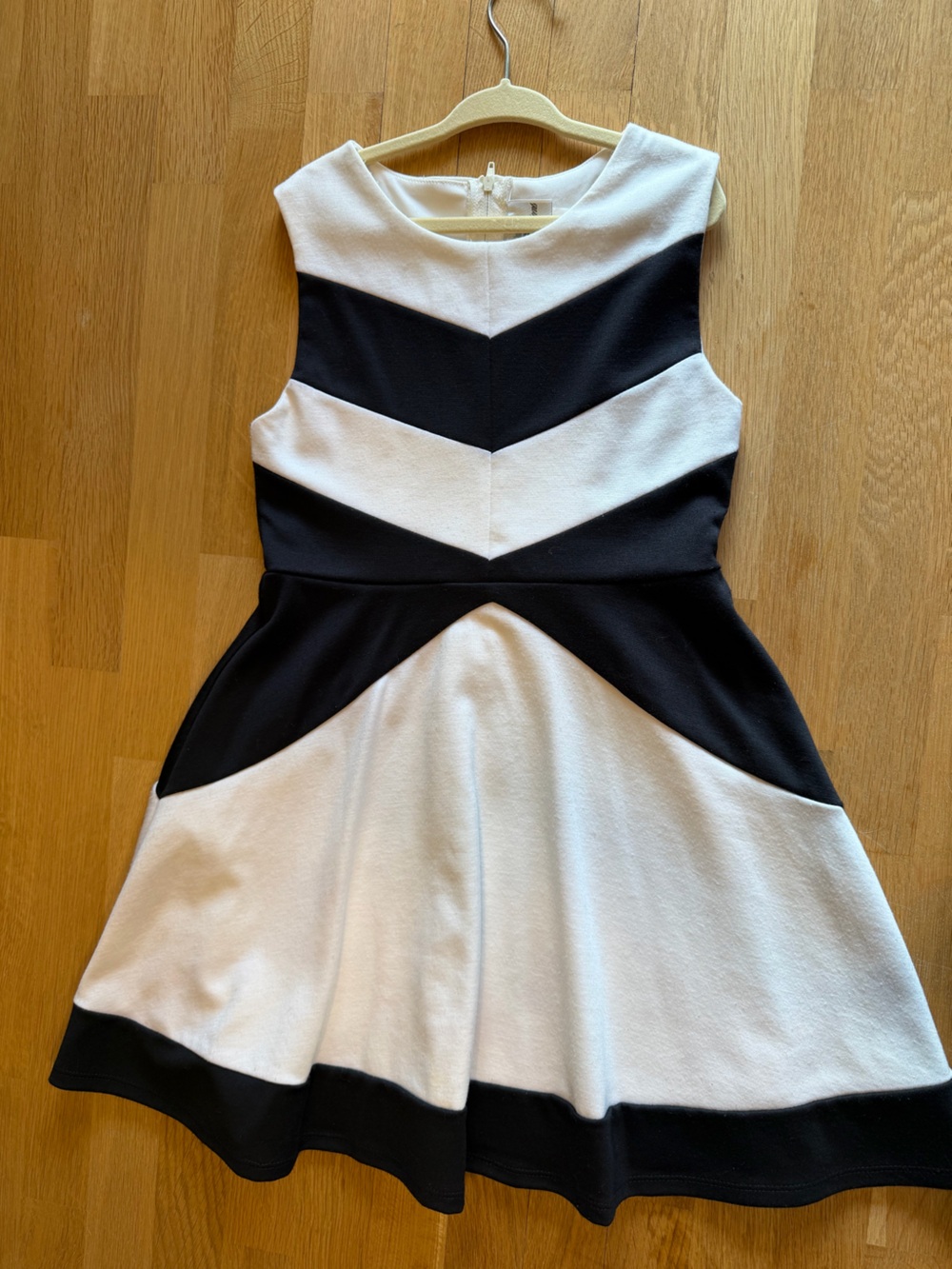 Rare Editions SOFT Black and White Girls Dress Size 8